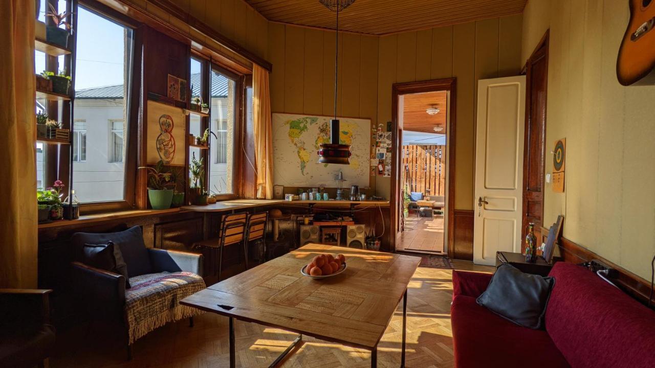 Bao Hostel Kutaisi Exteriör bild